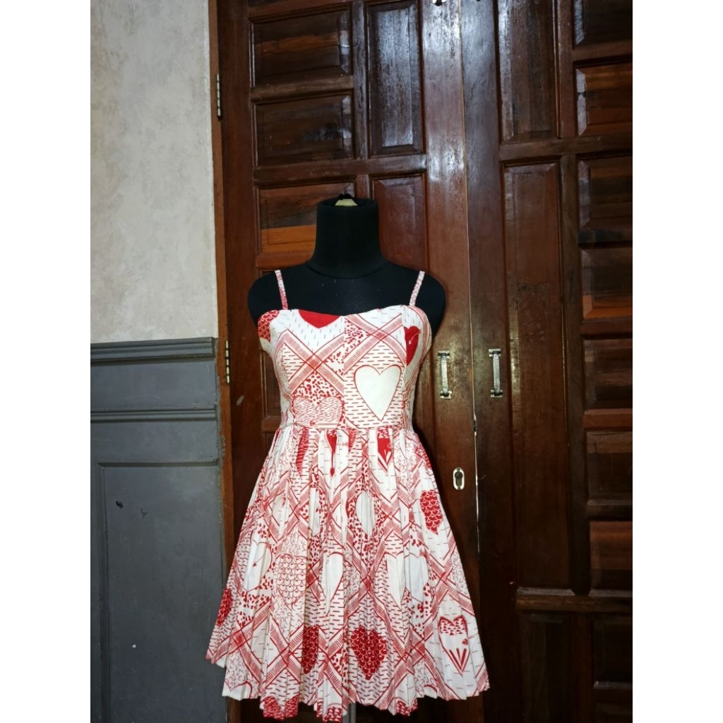 Mini Dress Batik Love Merah Putih Spaghetti Dress Plisket Casual Pesta
