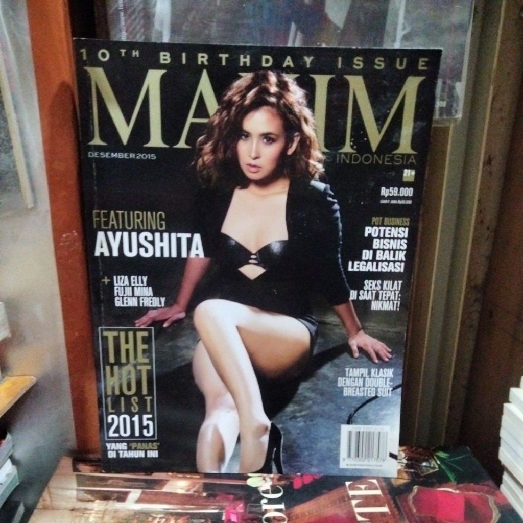 majalah Maxim 10 tahun birthday issue
