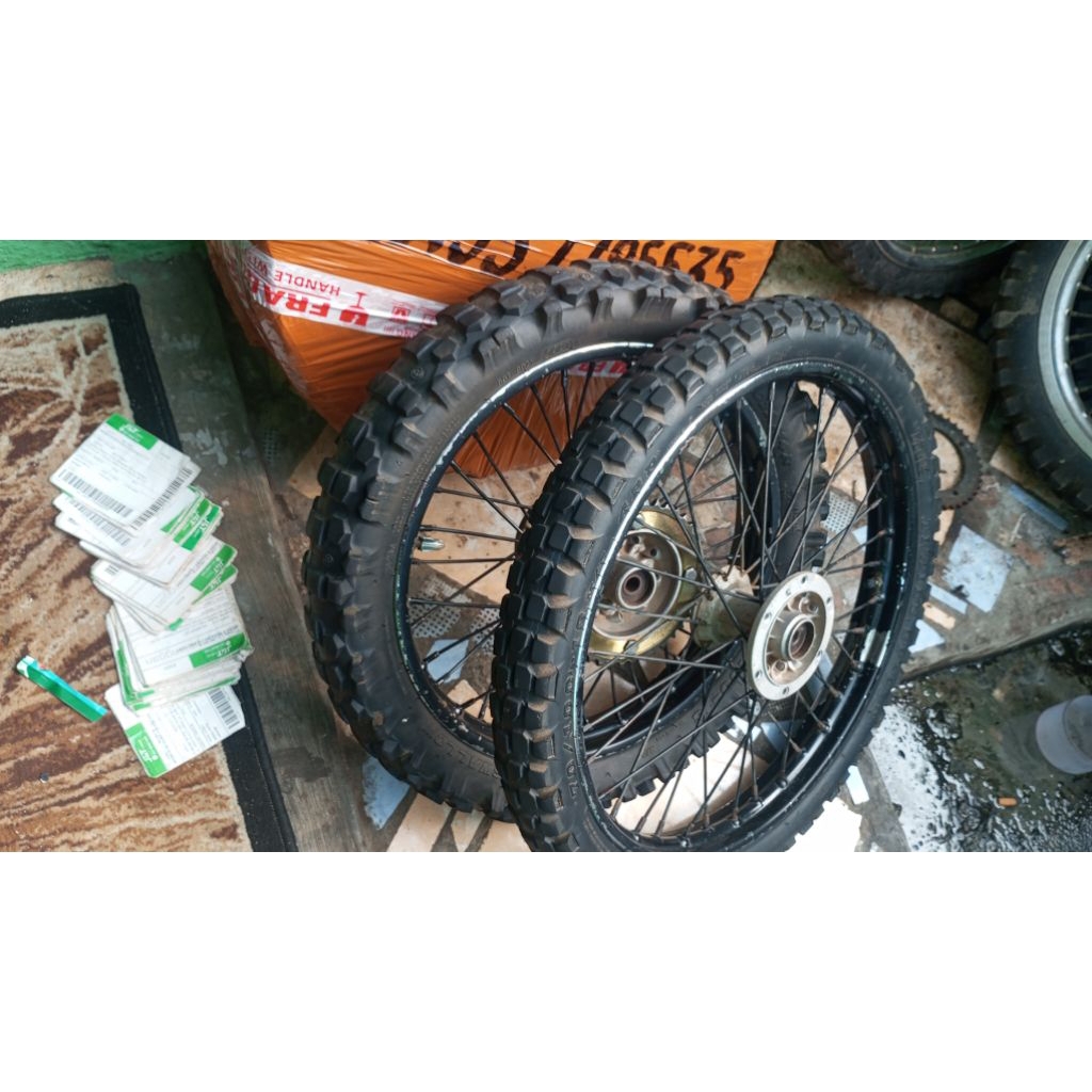 16 19  klx