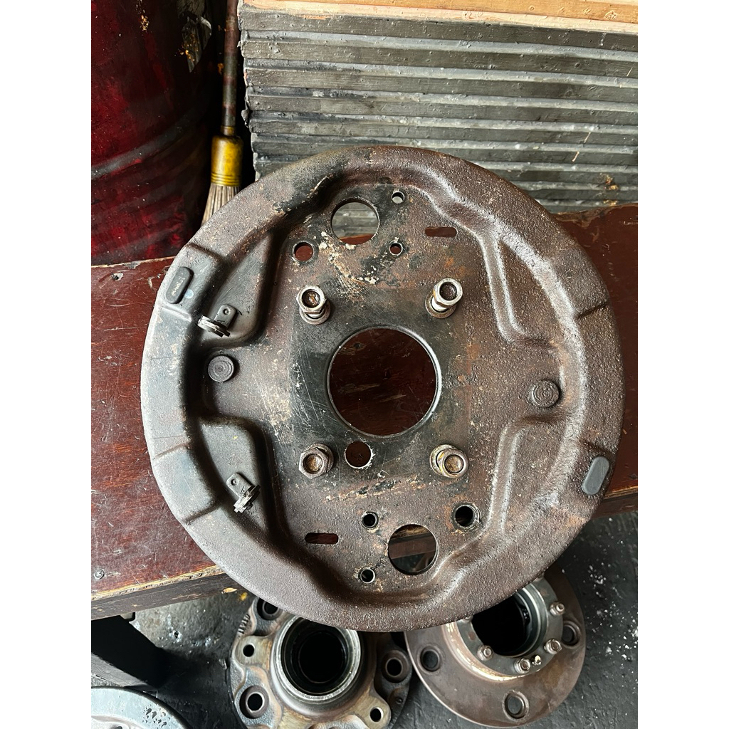 Sebeng Plat Tromol Rem Depan Toyota Dyna 125 HT,130 HT/Hino Dutro 130 HD - Copotan Ori Bawaan mobil