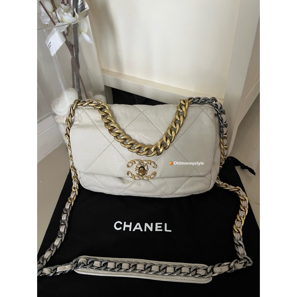 Chanel C19