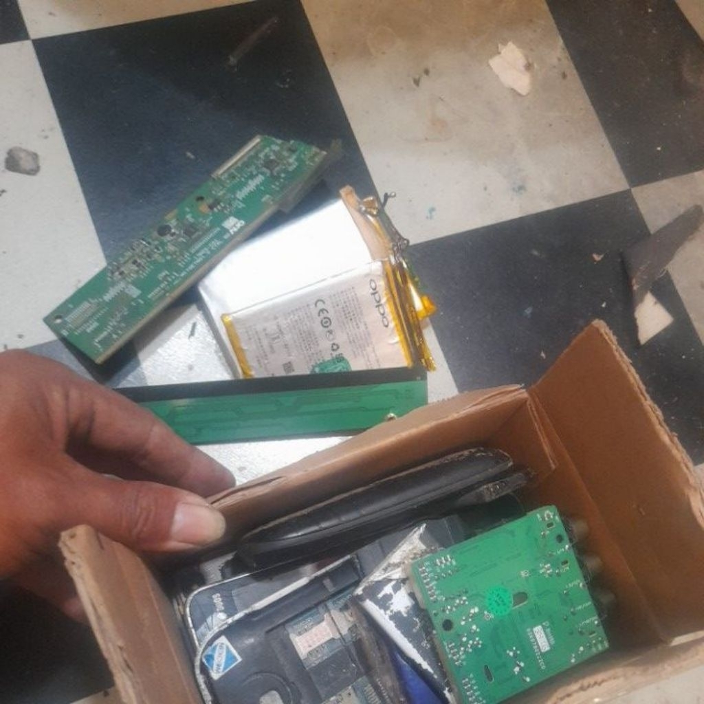 hp,baterai,pcb bekas