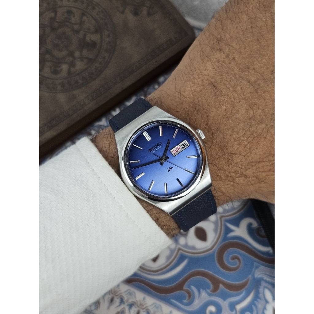 Seiko Lord Matic 5606-8090 Blue Gradient Dial