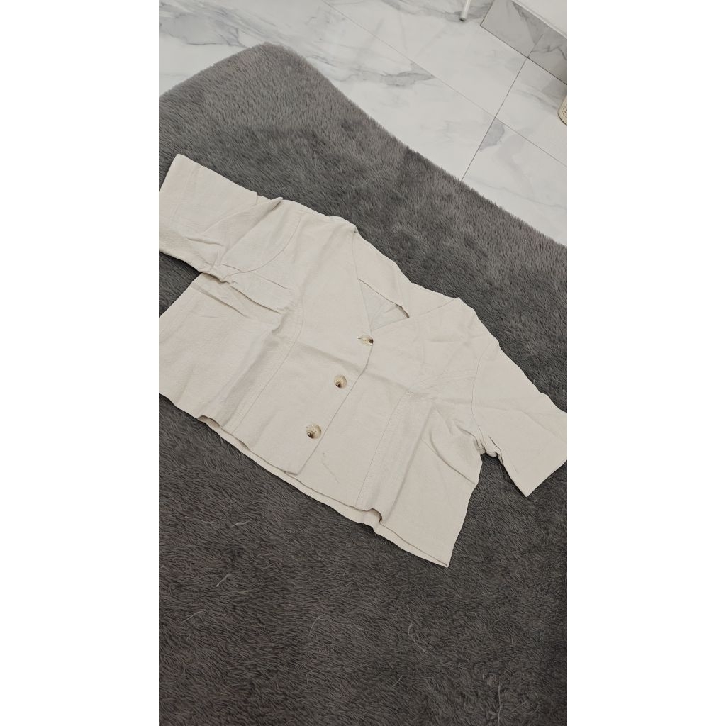 Crop-Top-Korea-Style,kancing-depan(Preloved)