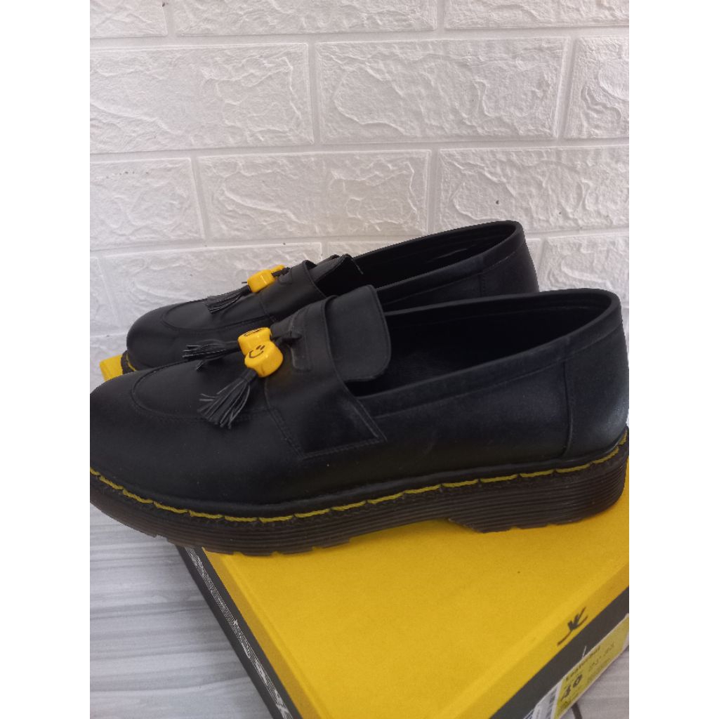 preloved sepatu JOVEM X BASBOI LOAFERS