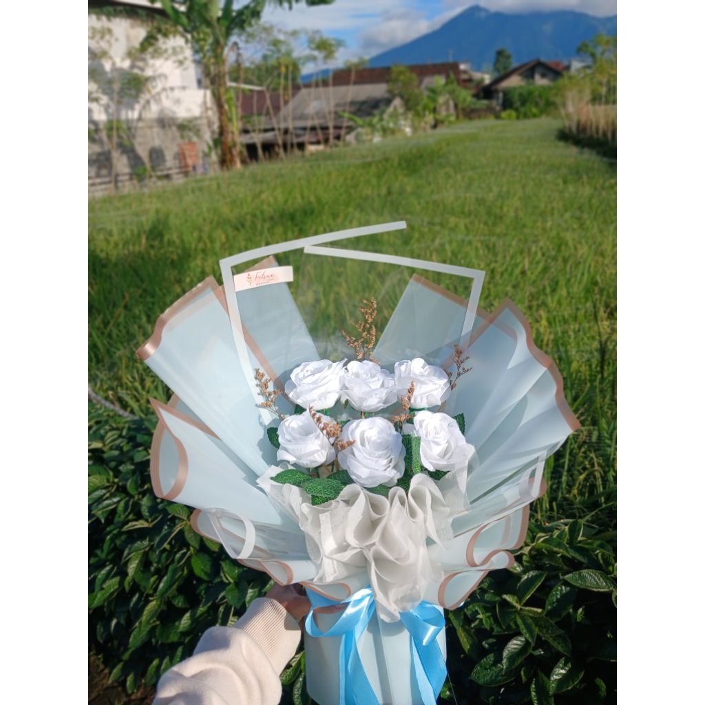 Buket bunga mawar tropis