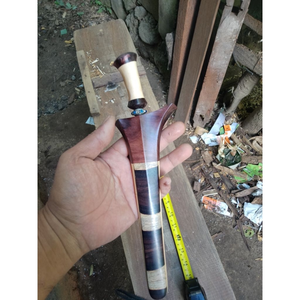 keris bali seselet