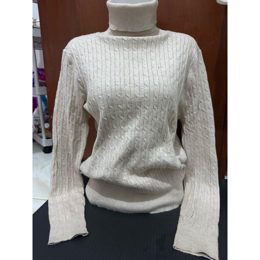 Sweter  merek cerruti 1881
