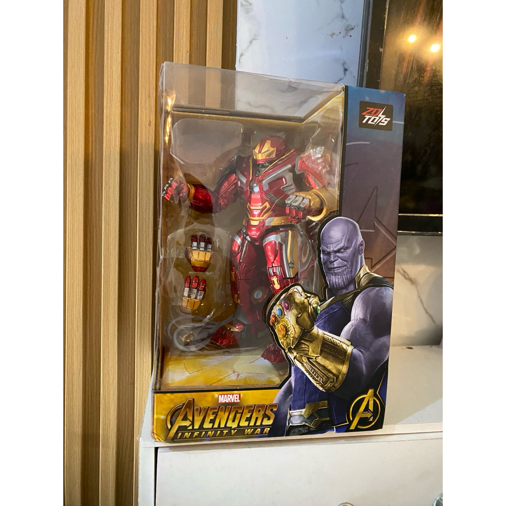 action figure Marvel Avengers ZD Toys Hulkbuster (LED) USED