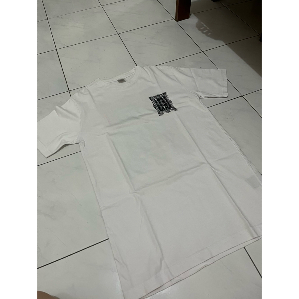 Erigo Tshirt Kaos Putih unisex