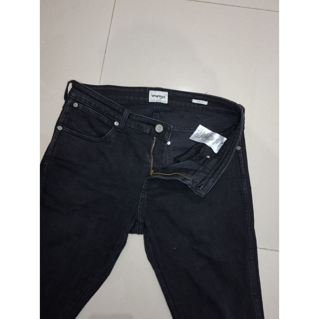 Wrangler Jeans Five Pockets Skinny Straight Full VEGAS B001 Black uk. 32x32 panjang 95 cm