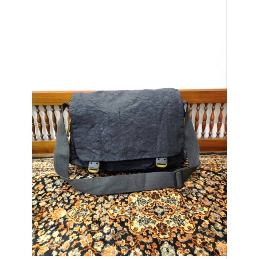Tas selempang Calvin Klein jeans hitam