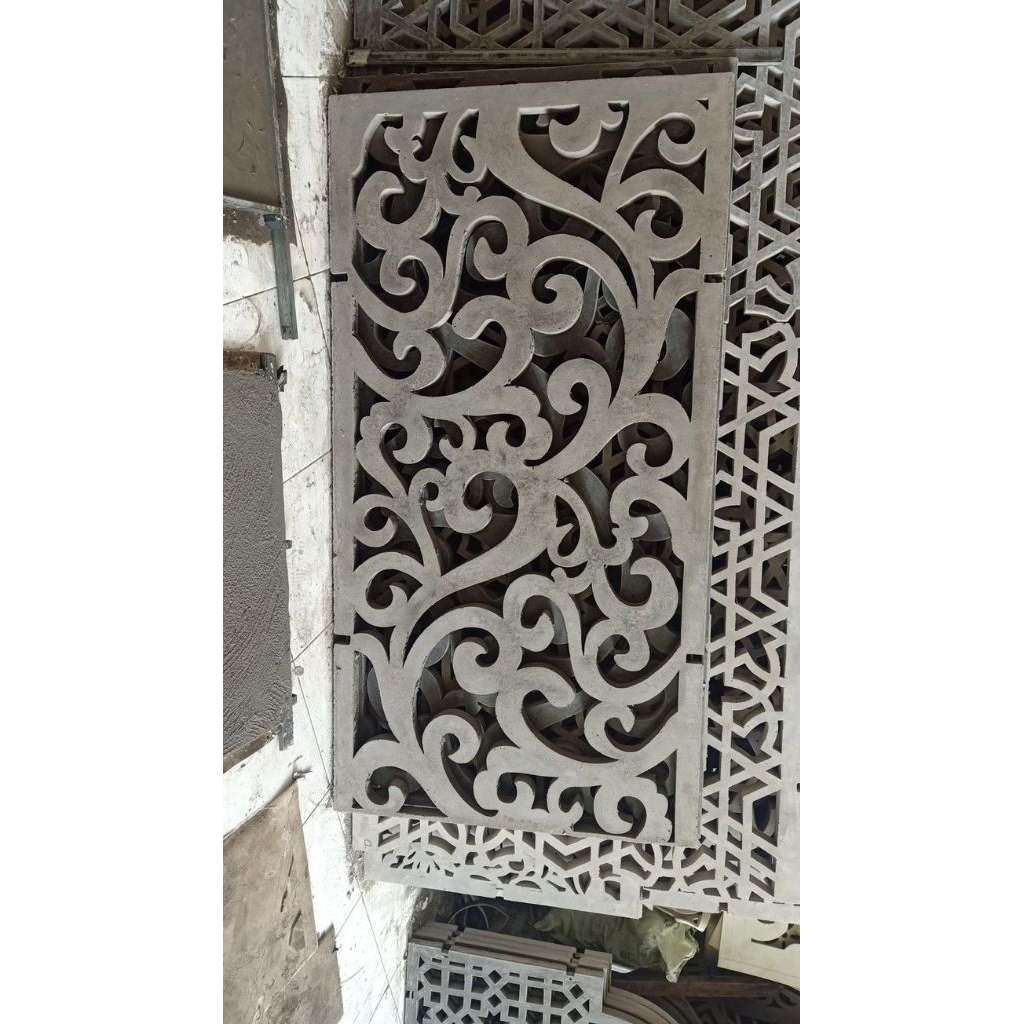 Krawangan GRC Pracetak Ornamen Dinding Luar Rumah Mewah Per Meter