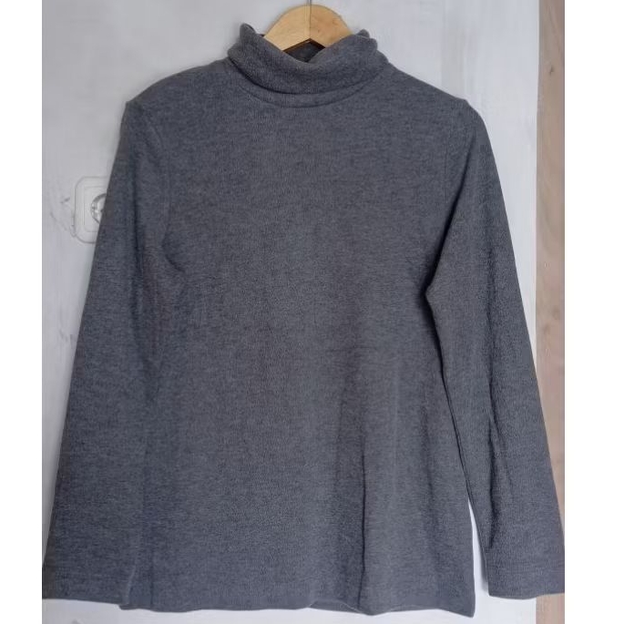 UNIQLO turtleneck Heattech
