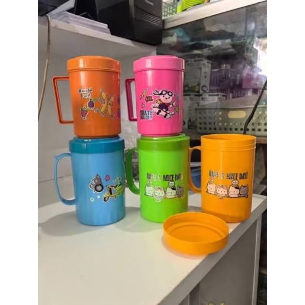 MUG CANGKIR GELAS PLASTIK /MUG PELASTIK TAHAN PANAS TUTUP RAPAT
