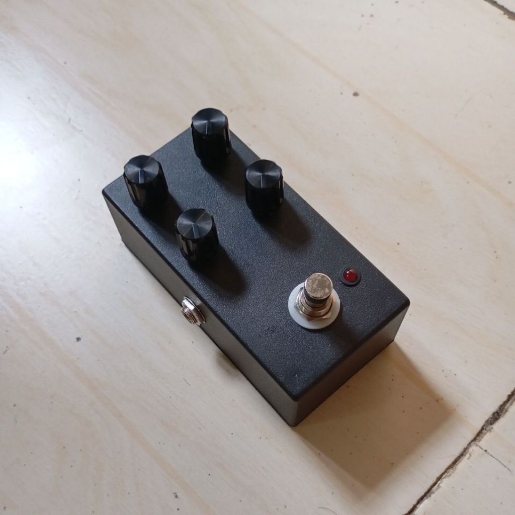 Efek Gitar Distorsi