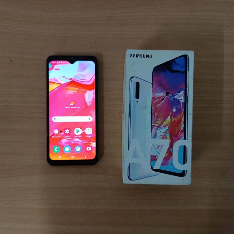 SAMSUNG A70 6/128 HP SECOND FULLSET
