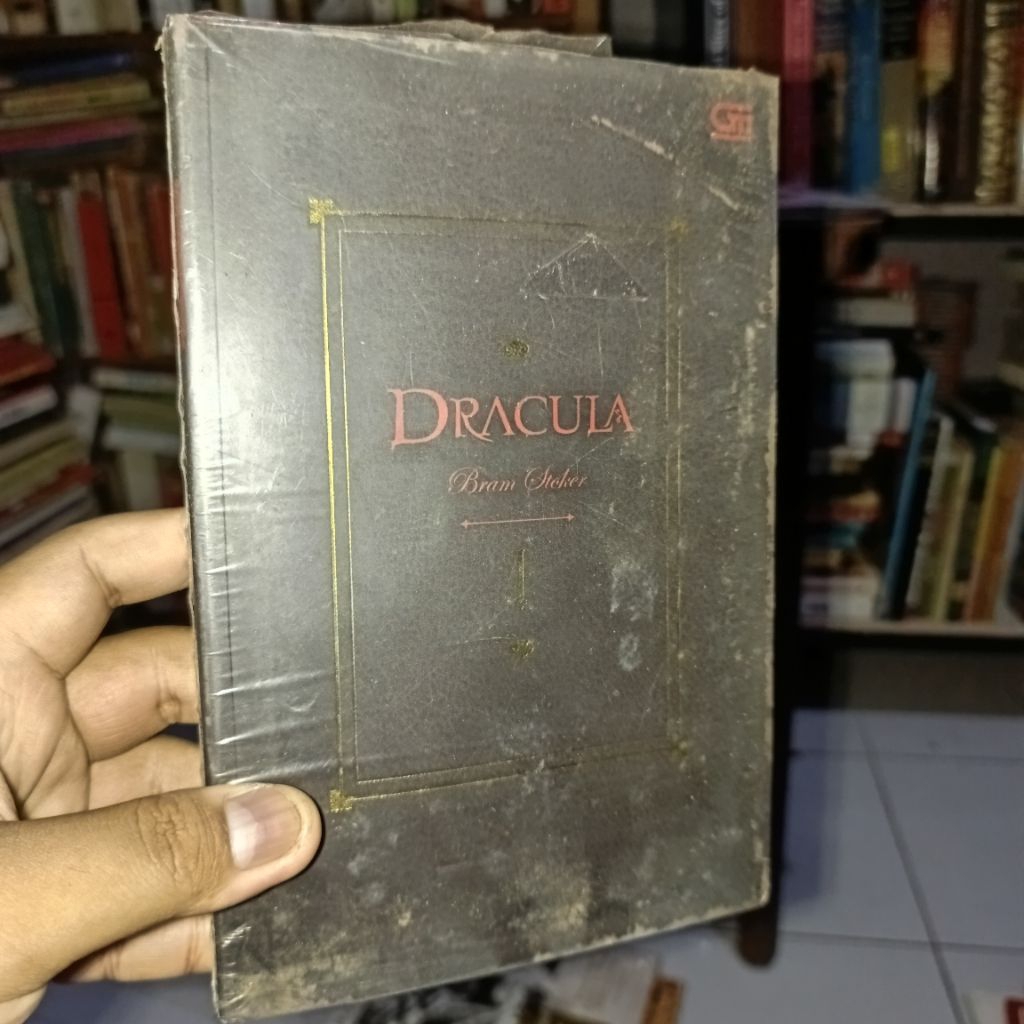 Drakula by Bram Stoker (Versi Gramedia Klasik)