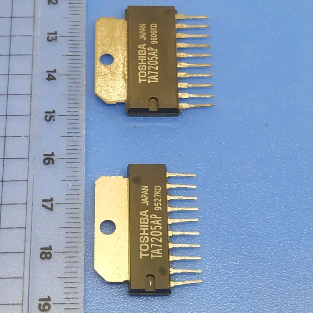 TA7205 / TA 7205 AP Original / IC TA7205AP Toshiba Japan
