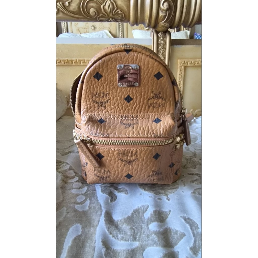 MCM mini bagpack (preloved)