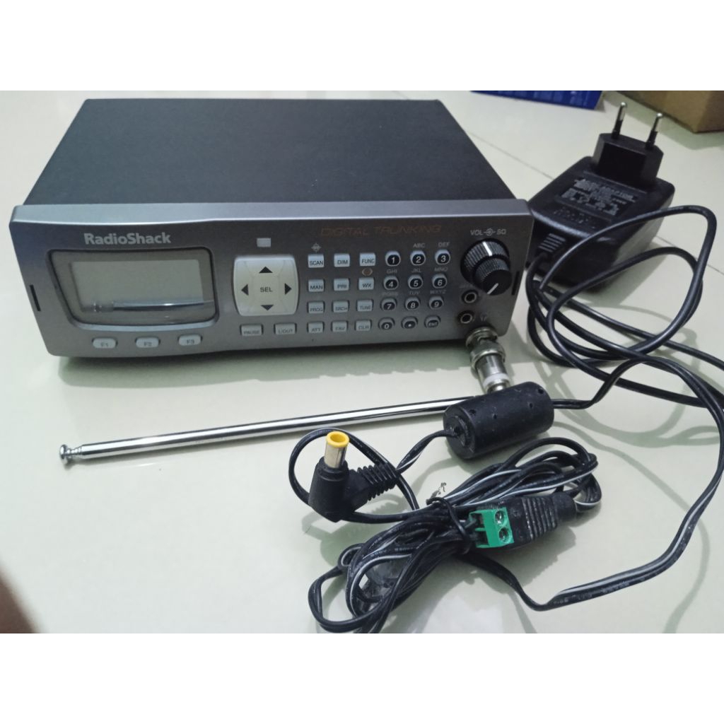 radioshack pro-197 digital trunking mobile radio scanner