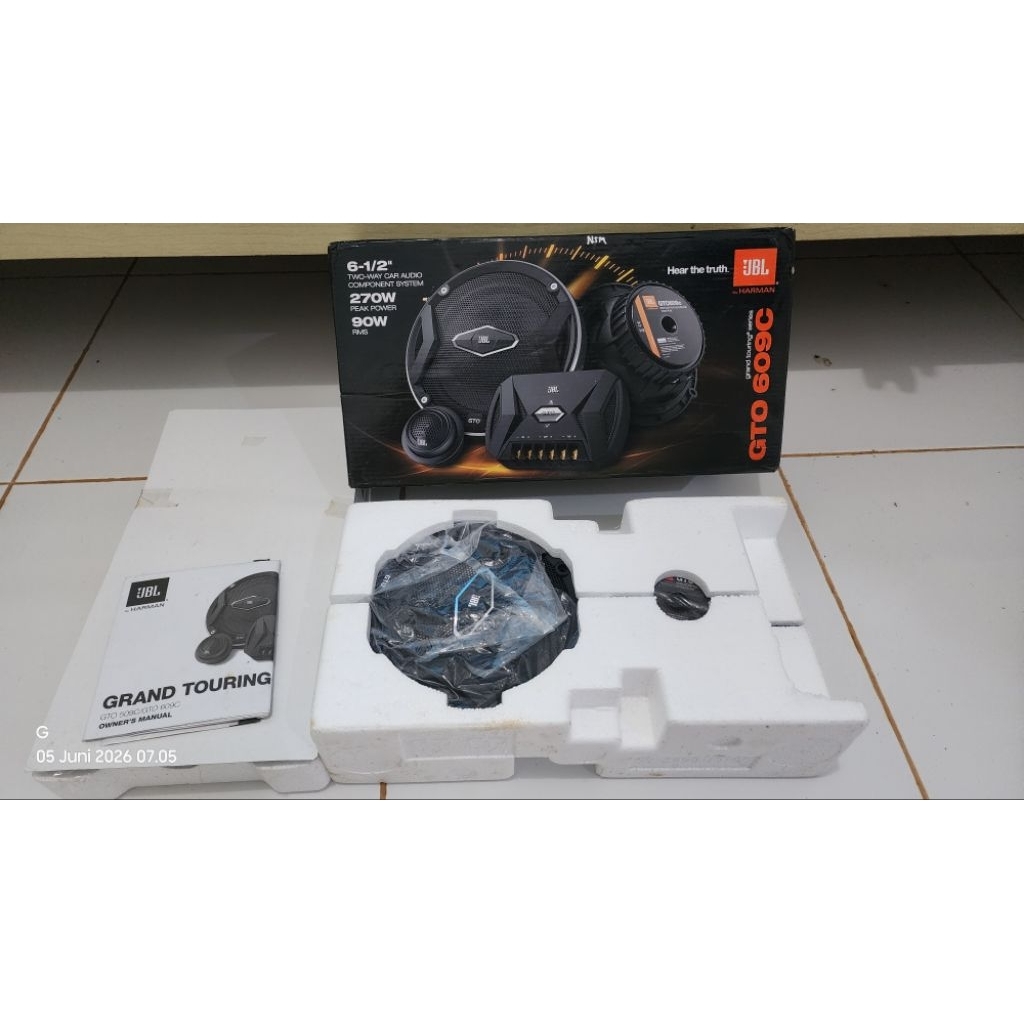 speaker split JBL GTO 609C audio mobil