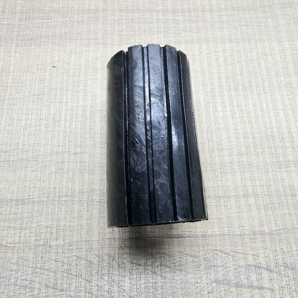 Karet Clamp Putar (HITAM), Karet pengunci Pipa sawit, Karet klem kayu, karet klem putar