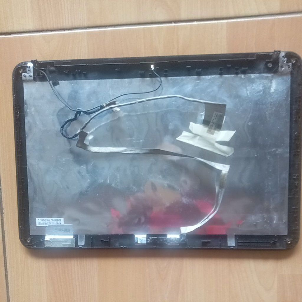 casing belakang LCD  laptop Hp 1000