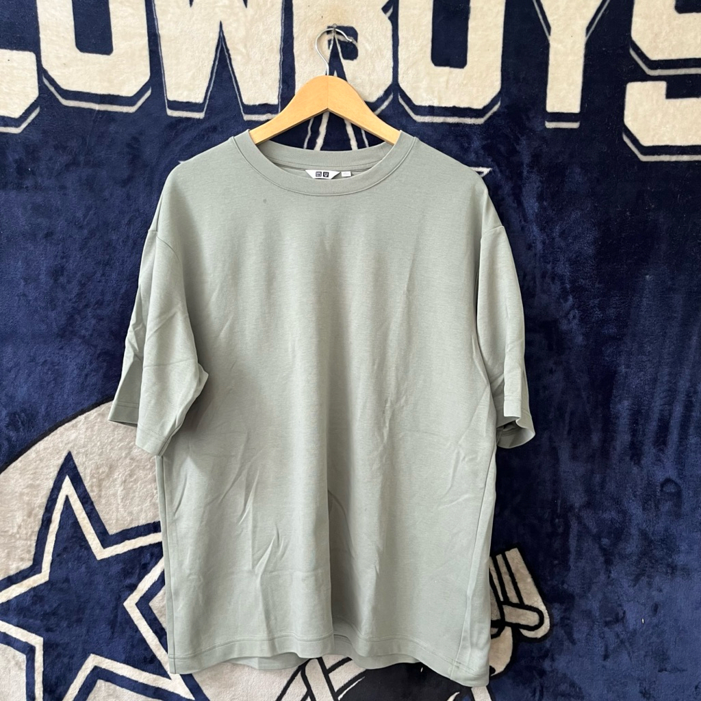 Kaos Oversize Uniqlo Airism