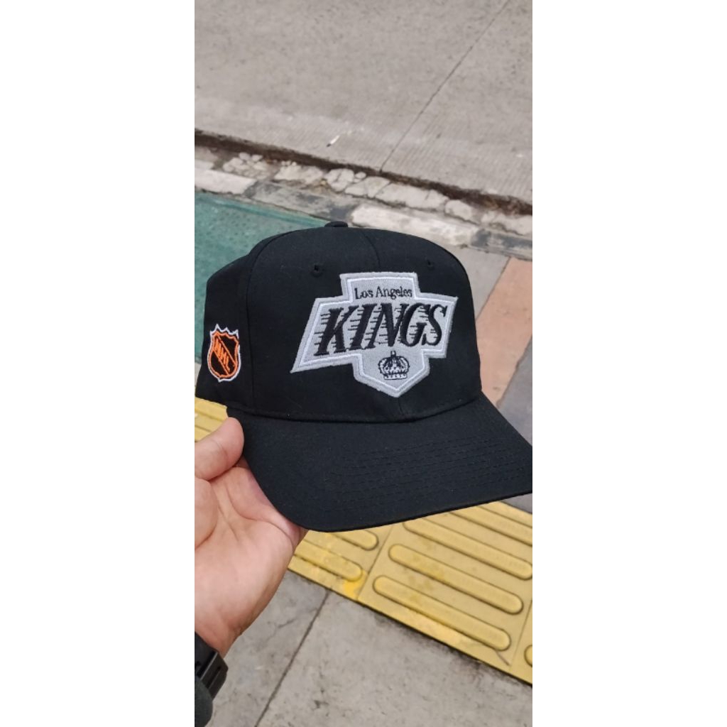 Topi NHL KINGS sport specialitis black