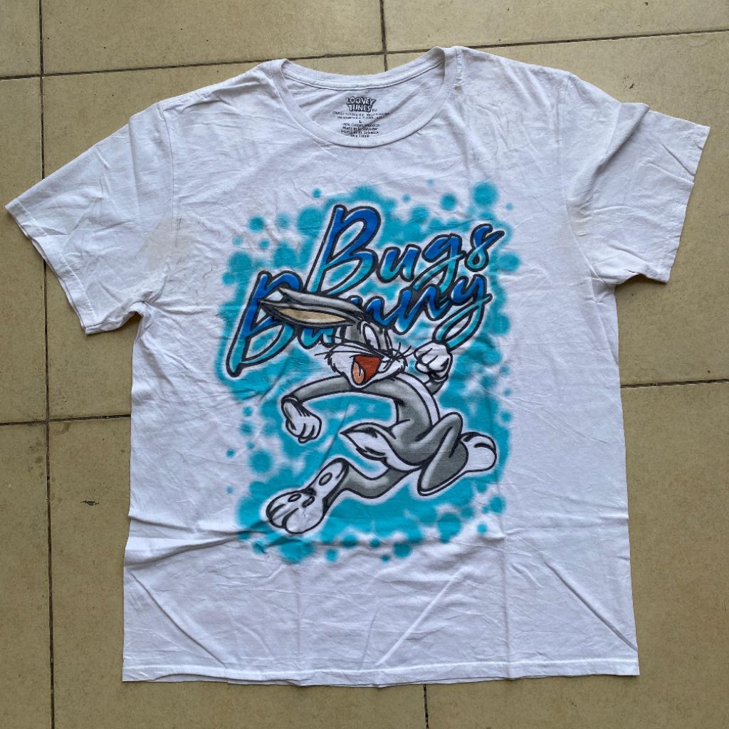 Kaos kartun vintage looney Tunes Bugs Bunny original second Bekas murah. Jual kaos Bugs Bunny origin