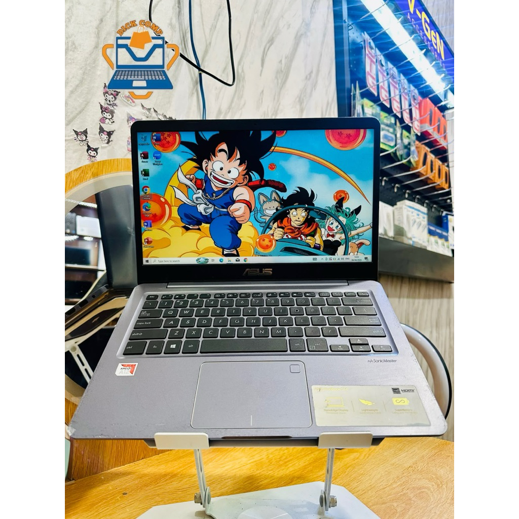 Asus S14. amd A12. ram 8/256gb ssd. normal mulus