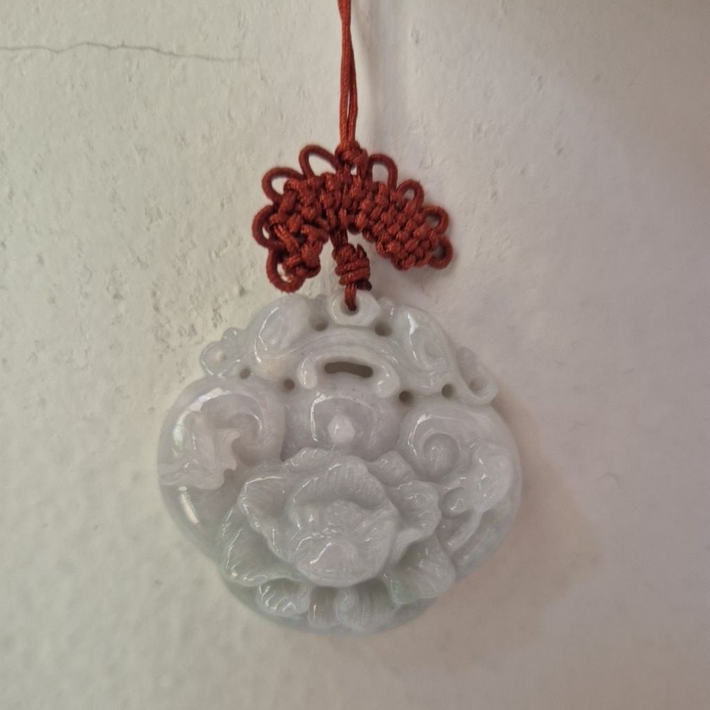 liontin giok ruyi flower