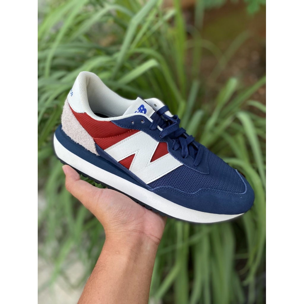 New Balance 237