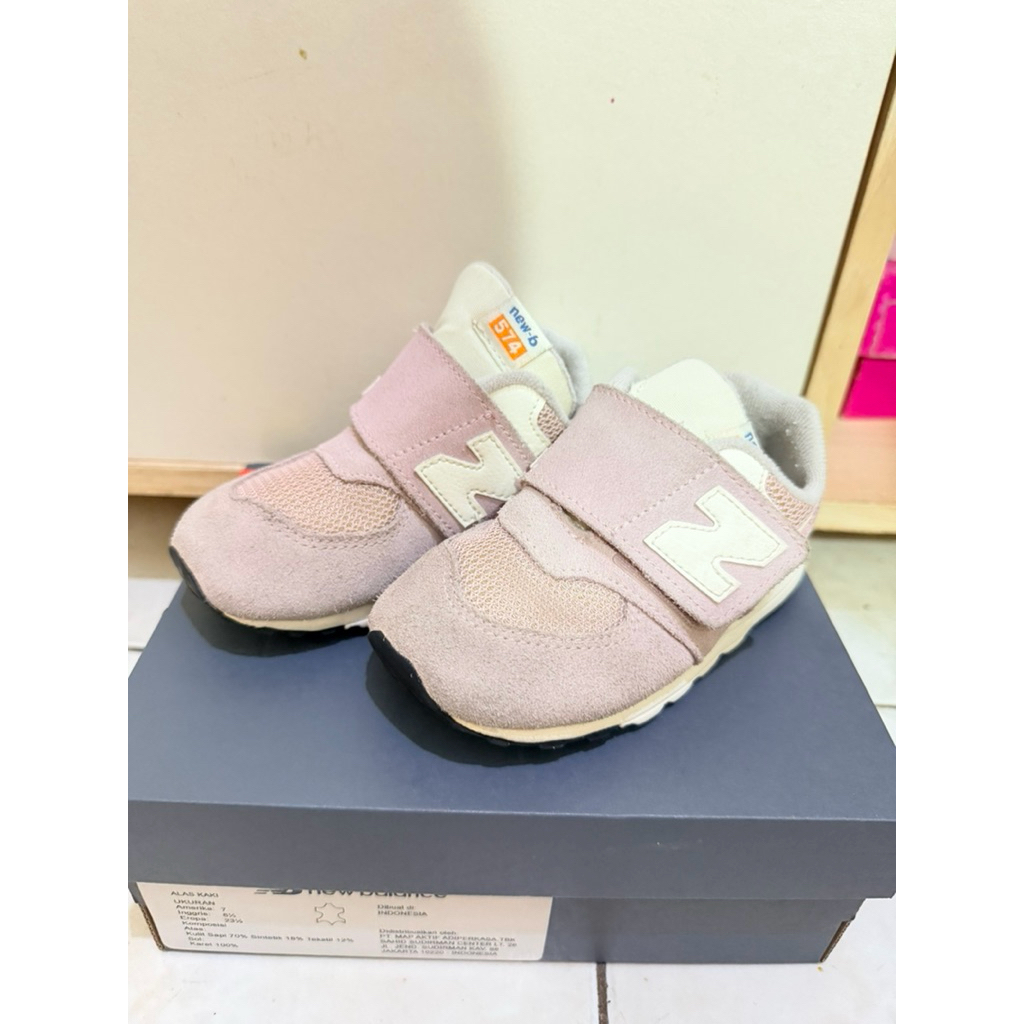 NEW BALANCE Sepatu Sneakers Anak 574 NEW-B HOOK AND LOOP NW574VPK ORIGINAL / Preloved