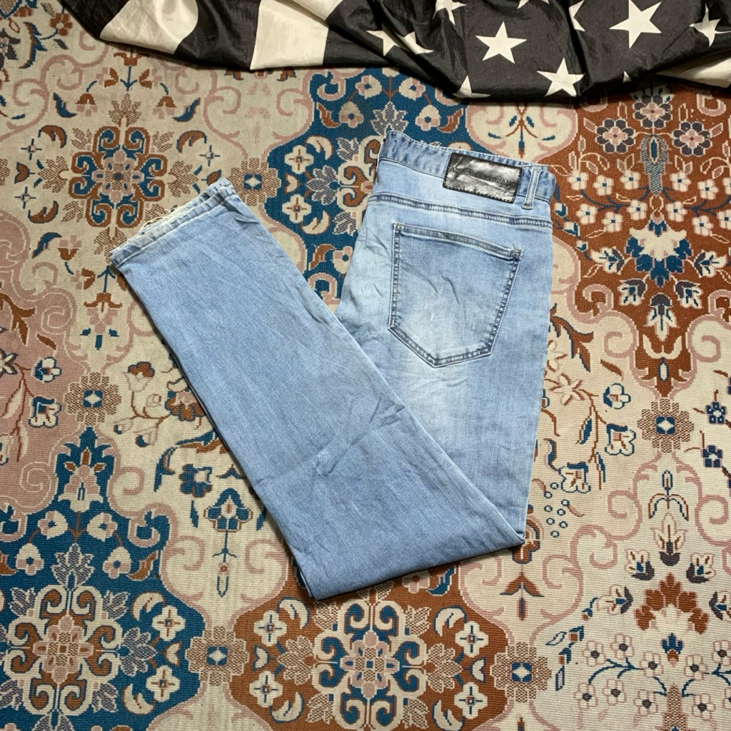 RIPPED BLUE JEANS ANDEW REGULAR FIT