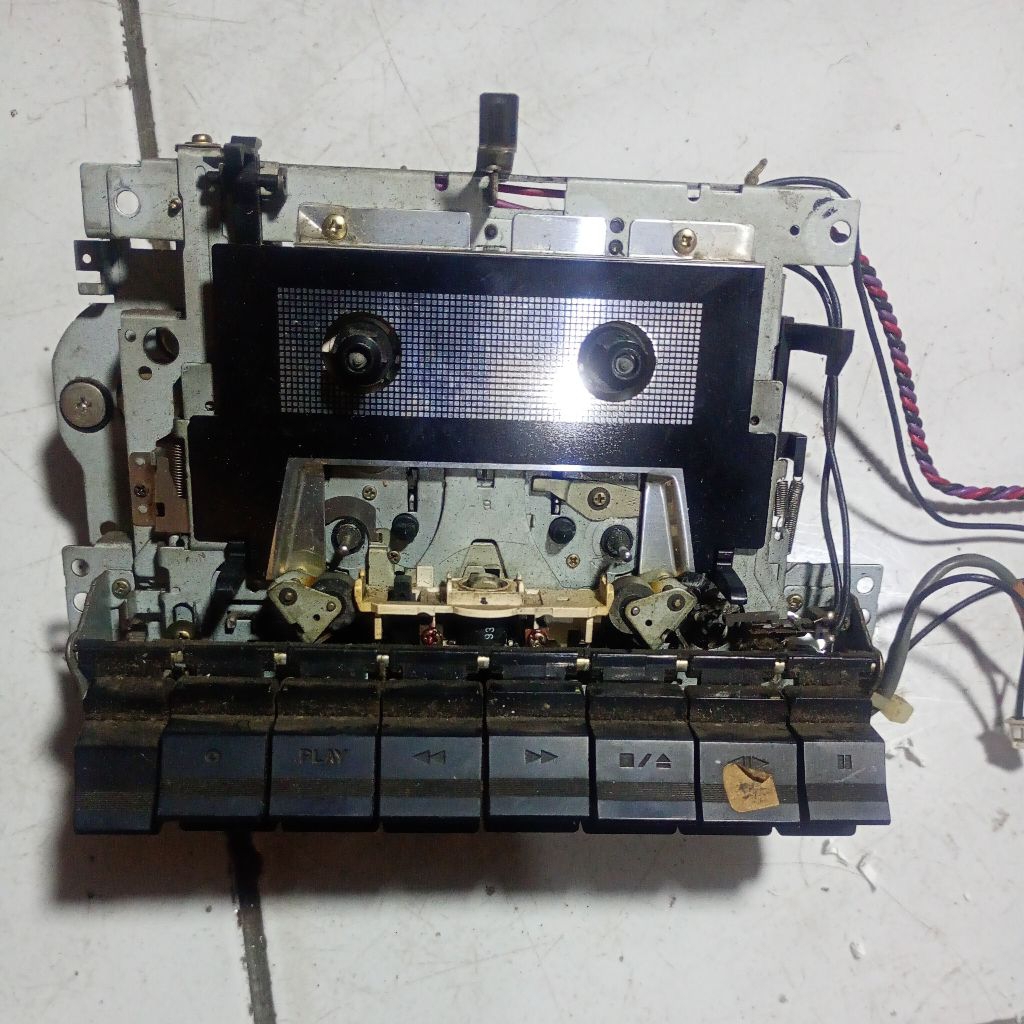 mekanik tape compo JVC Made in Japan auto reverse aman normal tinggal pasang di kirim sesuai poto me