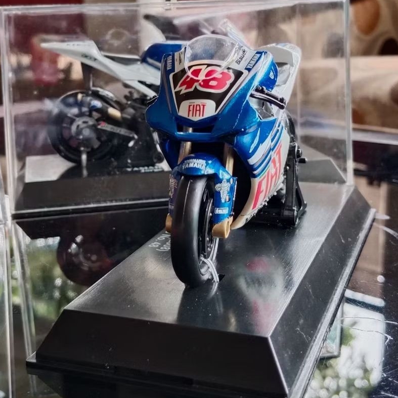 Diecast MotoGP Newray 1:18 Jorge Lorenzo 48 Reguler Fiat Yamaha Factory Racing Team 2008 YZR-M1