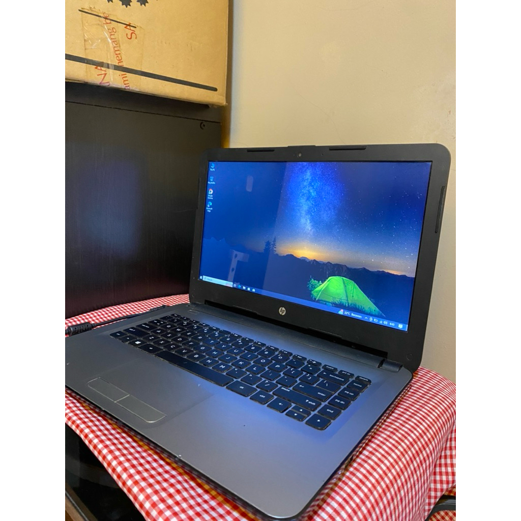 Laptop Amd A6-7310 Vga AMD Radeon R4 Ram 6GB Hdd 500GB mulus segel Bonus tas baterai normal