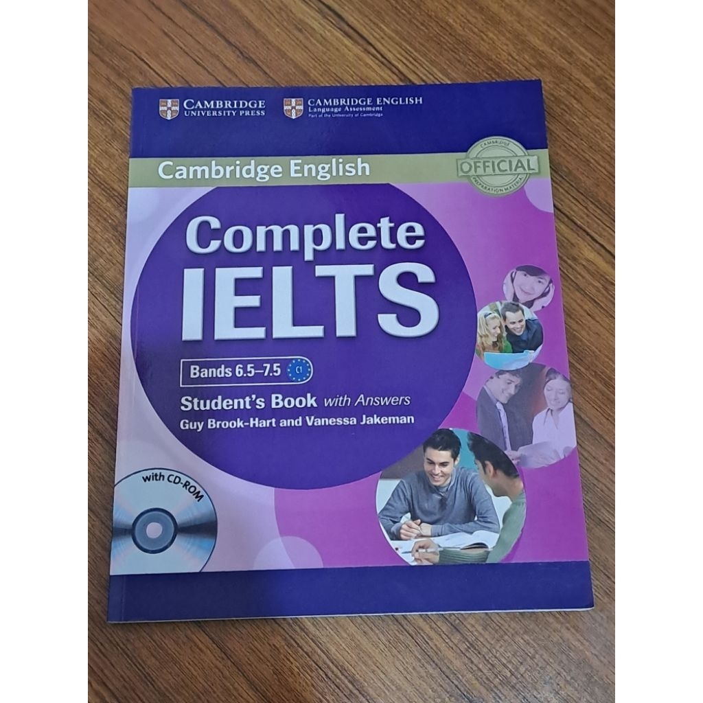 Cambridge English Complete IELTS Band 6.5-7.5 Student's Book with Answer and CD