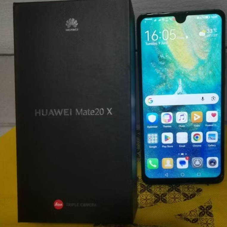 Huawei Mate 20X 6GB 128GB,fullset dus dan aksesoris, sinyal all operator permanen, kamera belakang L