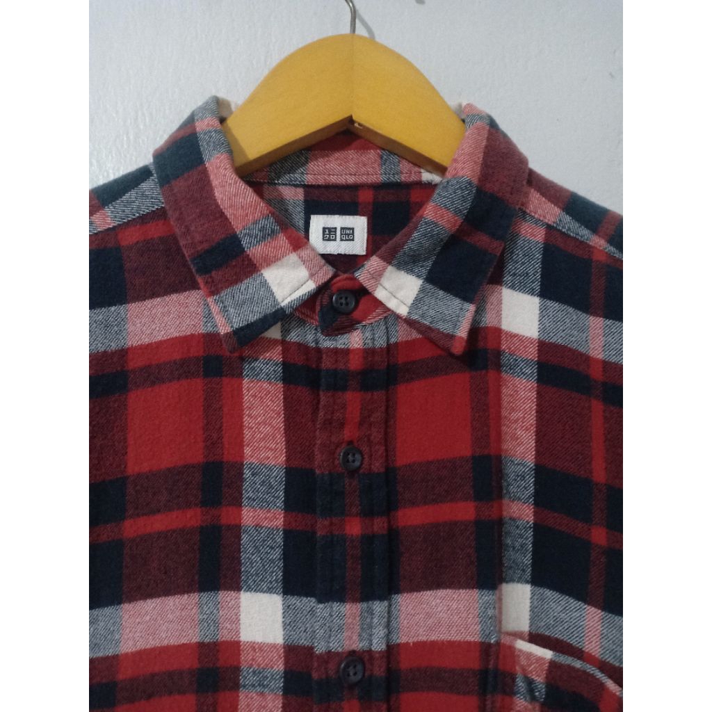 Kemeja Uniqlo Flanel Size L