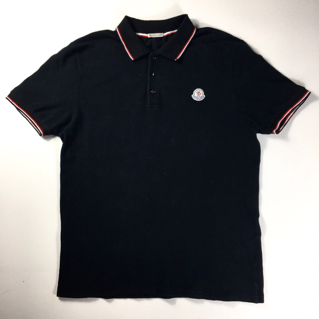 Kaos kerah lengan pendek moncler