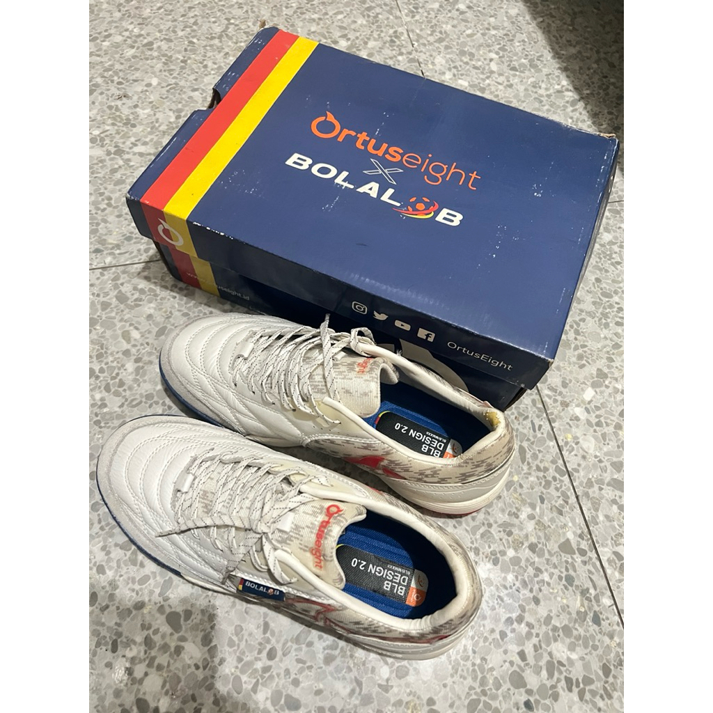 PRELOVED SEPATU FUTSAL ORTUSEIGHT
