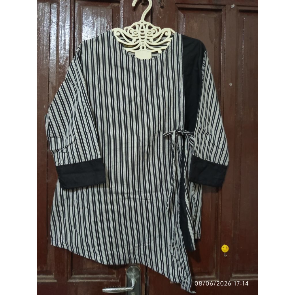 prelove baju lurik lengan panjang wanita modern