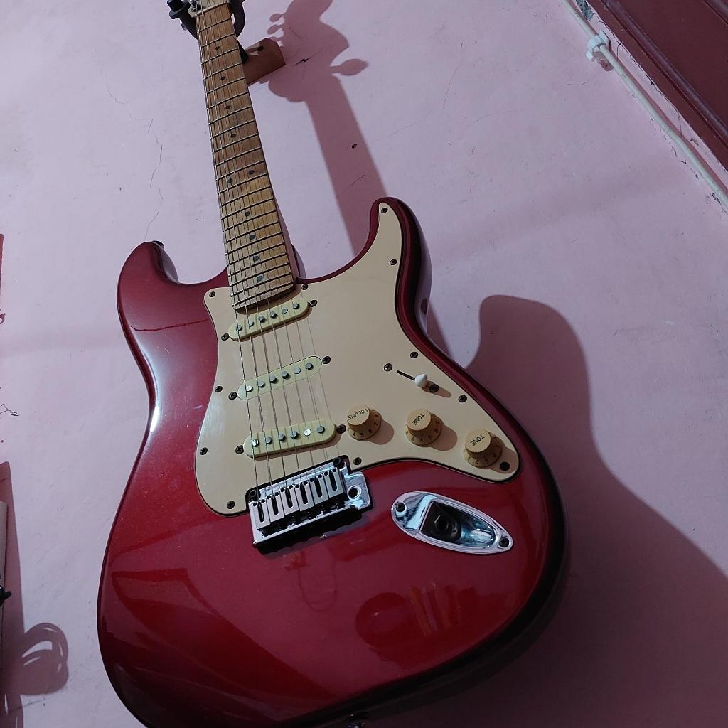Squier Stratocaster Standard Series Candy Apple Red Original MII 2009