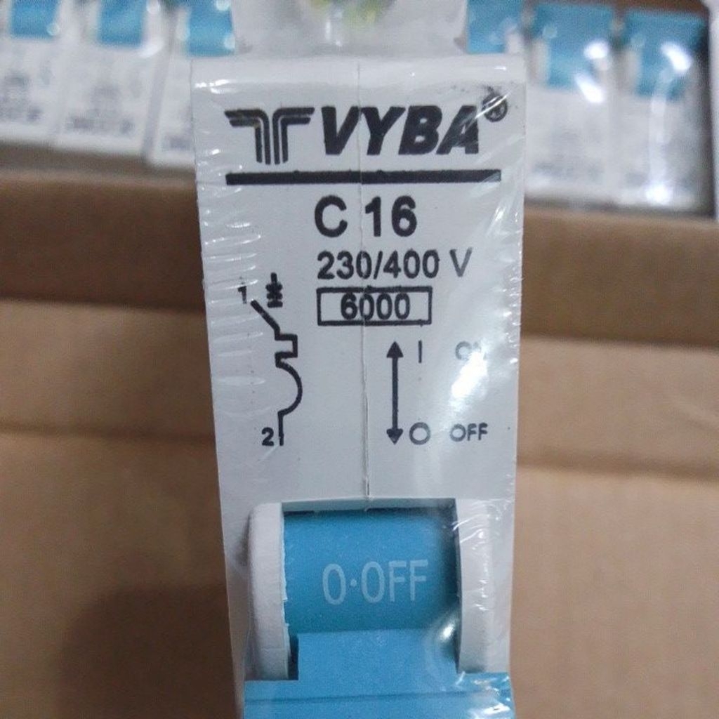 MCB VYBA C 16
