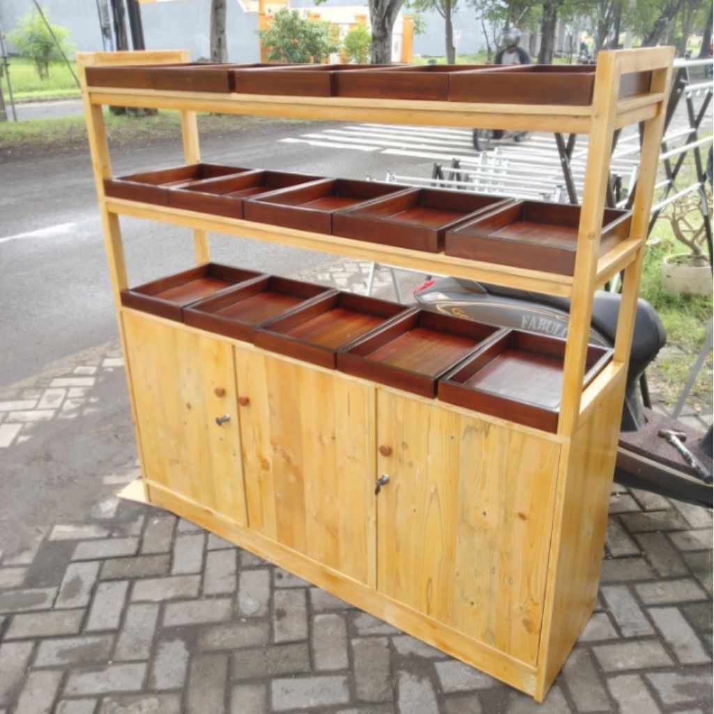 Rak Display Roti / Etalase Roti Kayu Jati Belanda