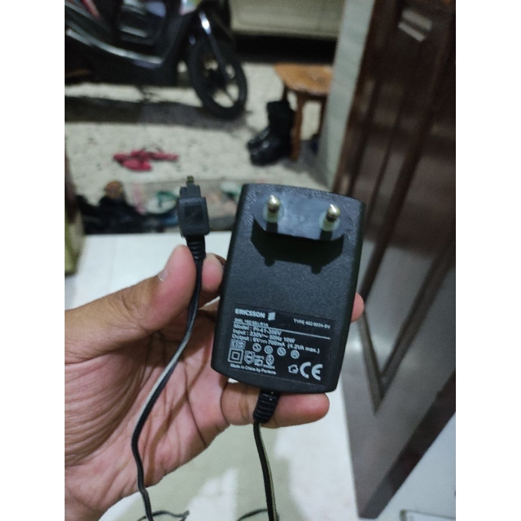 charger Ericsson r250 ori