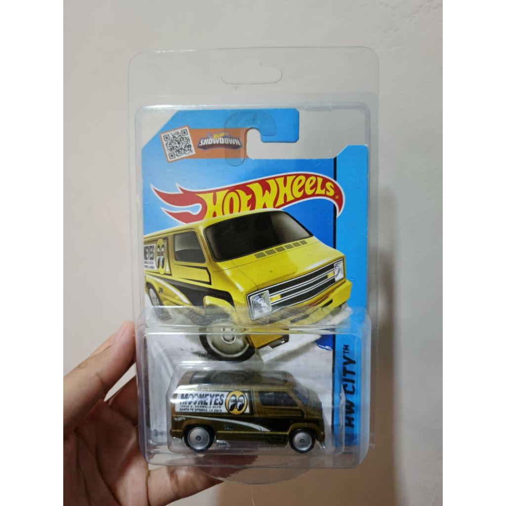 Hot Wheels Dodge Van Mooneyes STH (Super Treasure Hunt)